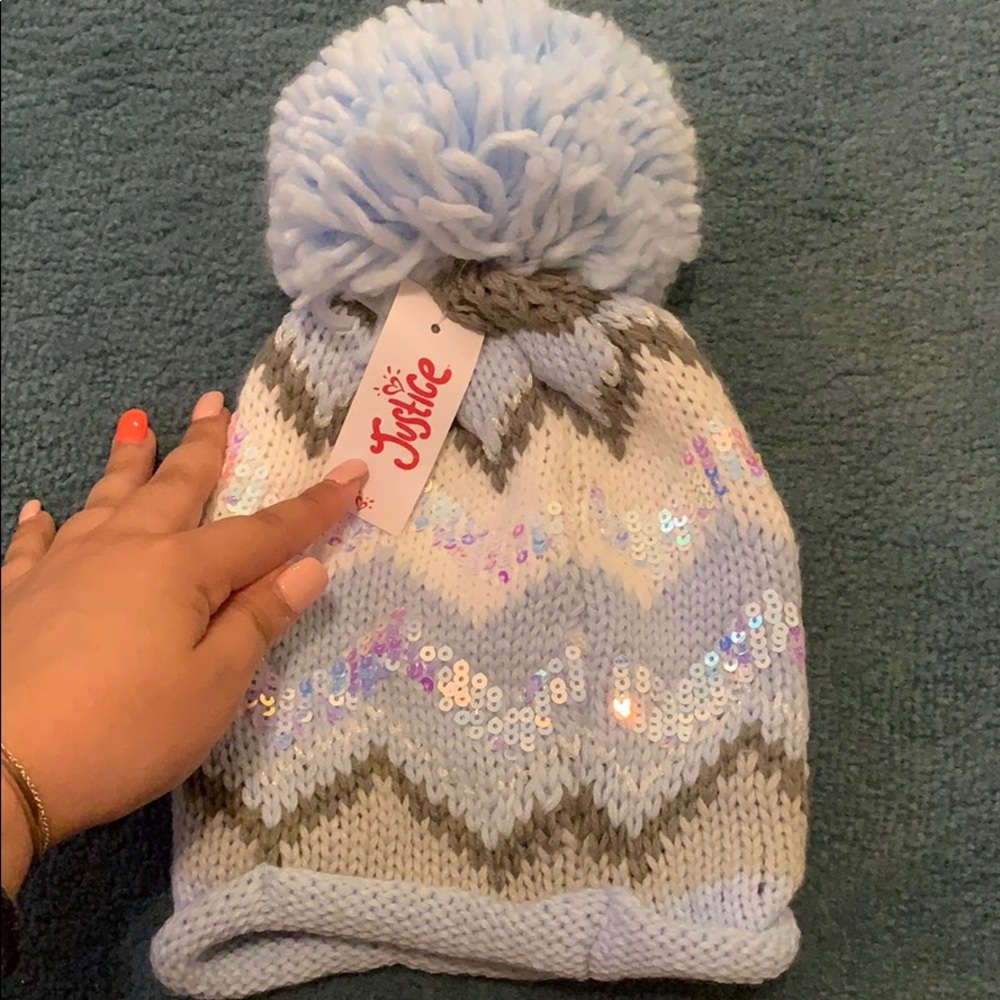 New winter hat - Picture 2 of 3